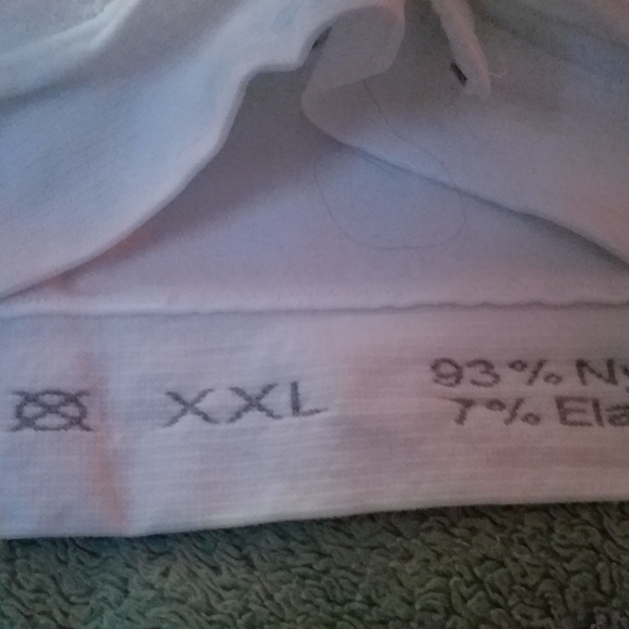 Bras - Picture 3 of 4